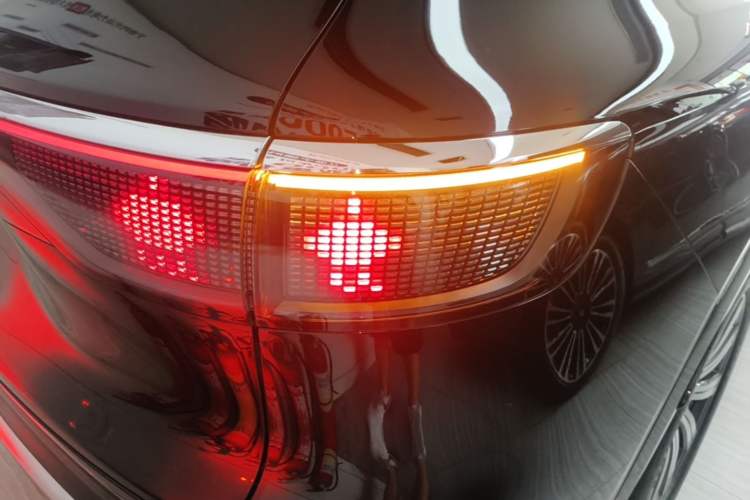 Used Hima AITO M8 2025 Extended-Range Max Version 37 kWh 6-Seater Right Rear Taillight