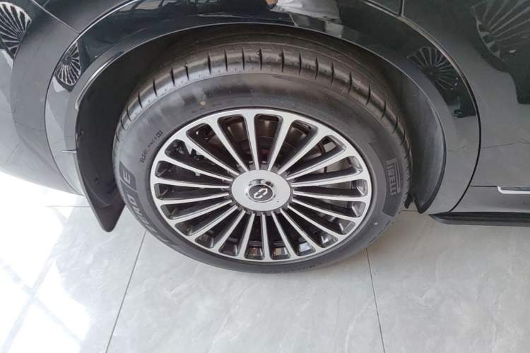Used Hima AITO M8 2025 Extended-Range Max+ Version 53.4 kWh 5-Seater Edition Right Rear Wheel Hub