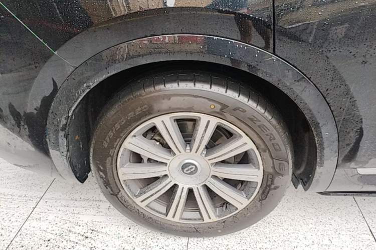 Used Hima AITO M8 2025 Extended-Range Max+ Version 53.4 kWh 5-Seater Edition Right Rear Wheel Hub