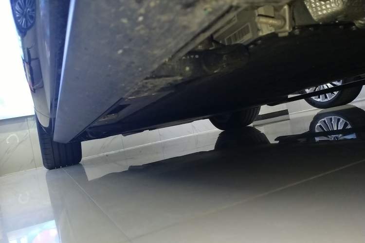 Used Hima AITO M8 2025 Extended-Range Ultra Version 53.4 kWh 6-Seater Edition Right Side Sill