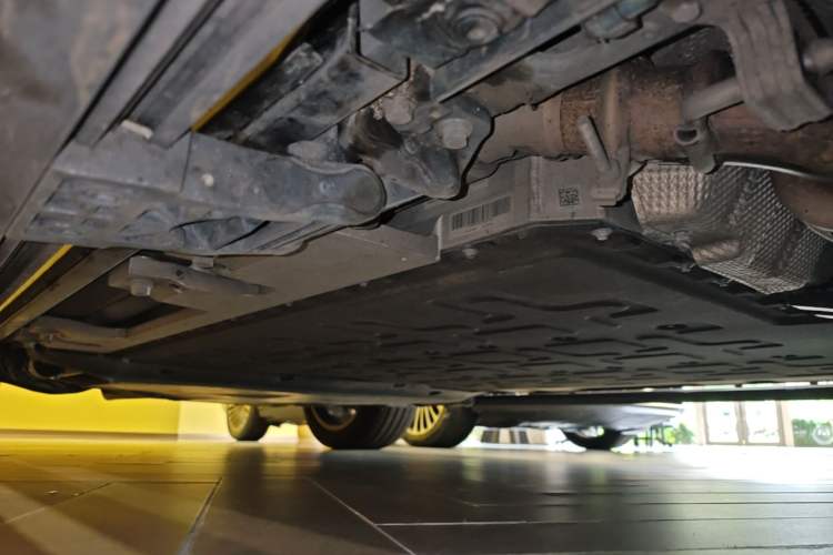 Used Hima AITO M8 2025 Extended-Range Ultra Version 53.4 kWh 6-Seater Edition Right Side Sill