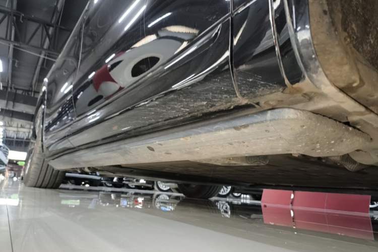 Used Hima AITO M8 2025 Extended-Range Ultra Version 53.4 kWh 6-Seater Edition Right Side Sill