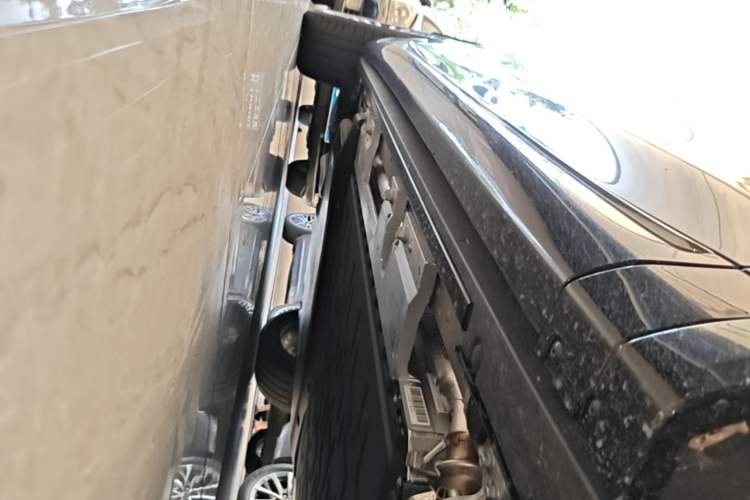 Used Hima AITO M8 2025 Model Range-Extender Max Edition 53.4 kWh, 5-seat version (896-line LiDAR) Right Side Sill