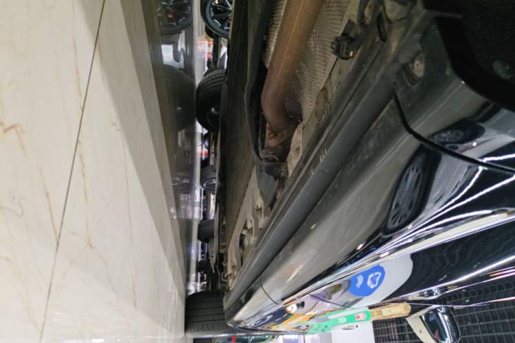 Used Hima AITO M8 2025 Extended-Range Max Version 37 kWh 5-Seater Right Side Sill