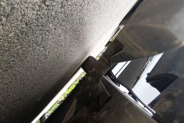 Used Hima AITO M8 2025 Extended-Range Ultra Version 53.4 kWh 5-Seater Edition Right Side Sill