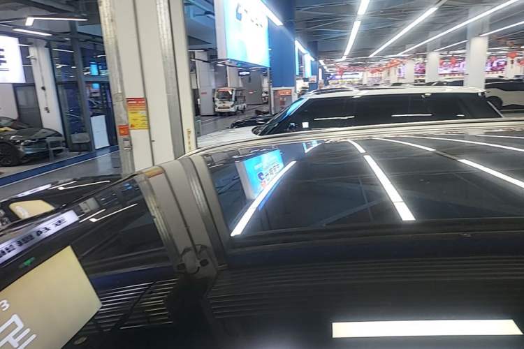 Used Hima AITO M8 2025 Extended-Range Max+ Version 53.4 kWh 5-Seater Edition Roof