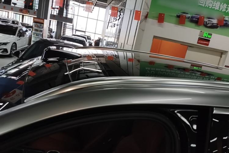 Used Hima AITO M8 2025 Extended-Range Ultra Version 53.4 kWh 6-Seater Edition Roof
