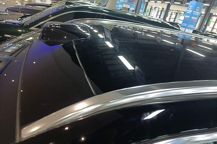 Used Hima AITO M8 2025 Extended-Range Max+ Version 53.4 kWh 6-Seater Edition Roof