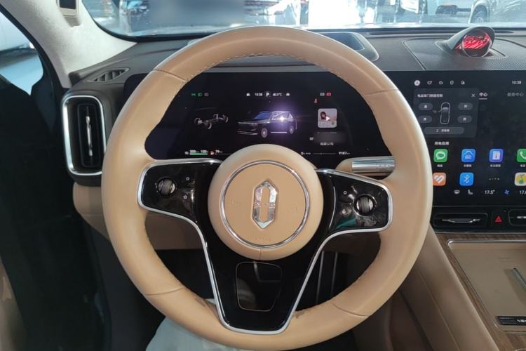 Used Hima AITO M8 2025 Extended-Range Ultra Version 53.4 kWh 6-Seater Edition Steering Wheel