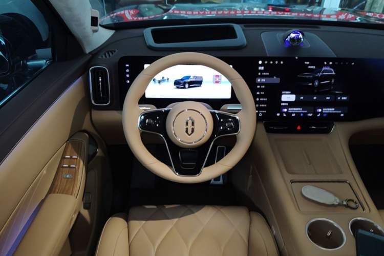 Used Hima AITO M8 2025 Extended-Range Max+ Version 53.4 kWh 6-Seater Edition Steering Wheel
