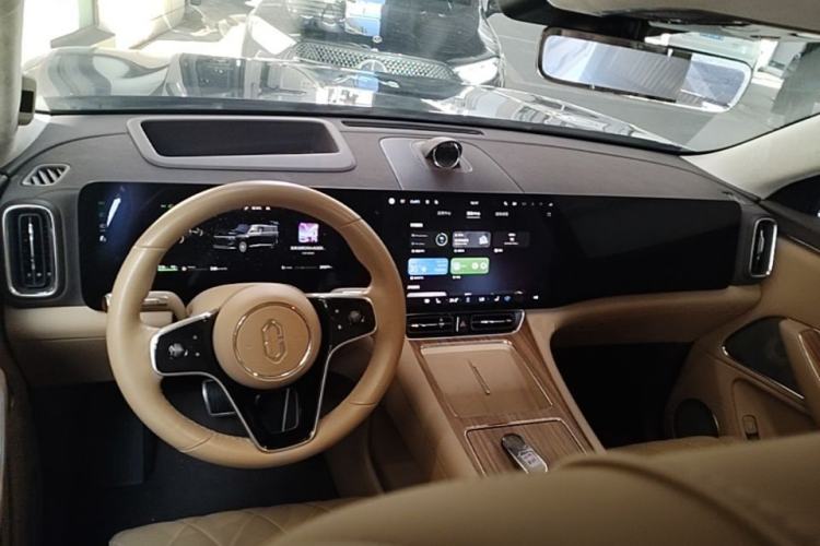 Used Hima AITO M8 2025 Extended-Range Ultra Version 53.4 kWh 6-Seater Edition Steering Wheel
