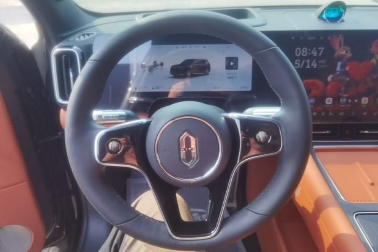 Used Hima AITO M8 2025 Extended-Range Max+ Version 53.4 kWh 5-Seater Edition Steering Wheel