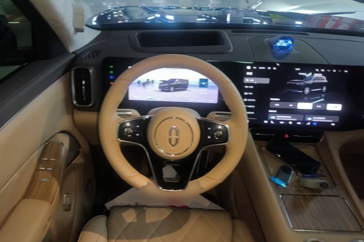 Used Hima AITO M8 2025 Extended-Range Max+ Version 53.4 kWh 6-Seater Edition Steering Wheel