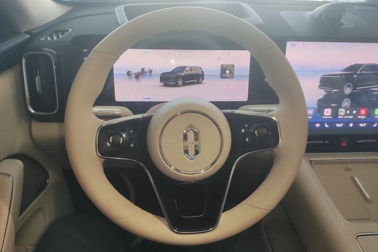 Used Hima AITO M8 2025 Extended-Range Ultra Version 53.4 kWh 6-Seater Edition Steering Wheel