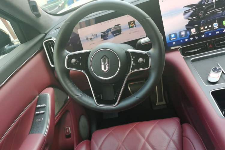 Used Hima AITO M8 2025 Extended-Range Ultra Version 53.4 kWh 5-Seater Edition Steering Wheel