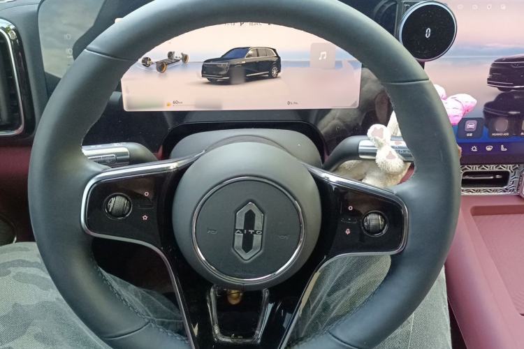 Used Hima AITO M8 2025 Extended-Range Max+ Version 53.4 kWh 6-Seater Edition Steering Wheel