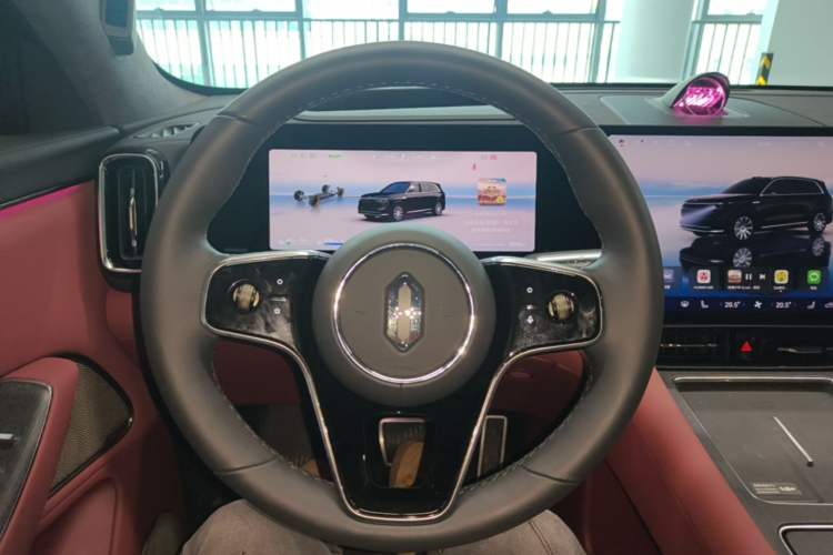 Used Hima AITO M8 2025 Extended-Range Max+ Version 53.4 kWh 6-Seater Edition Steering Wheel
