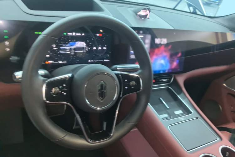 Used Hima AITO M8 2025 Extended-Range Ultra Version 53.4 kWh 5-Seater Edition Steering Wheel
