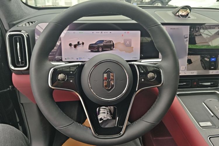 Used Hima AITO M8 2025 Extended-Range Max+ Version 53.4 kWh 5-Seater Edition Steering Wheel
