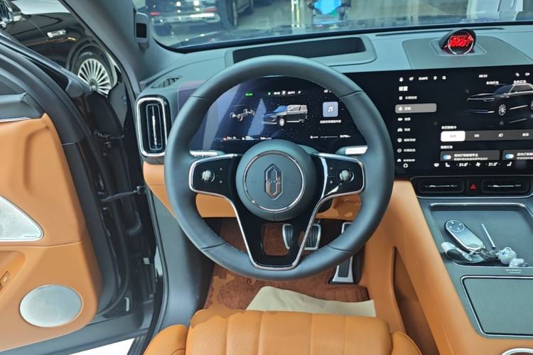 Used Hima AITO M8 2025 Extended-Range Max+ Version 53.4 kWh 6-Seater Edition Steering Wheel