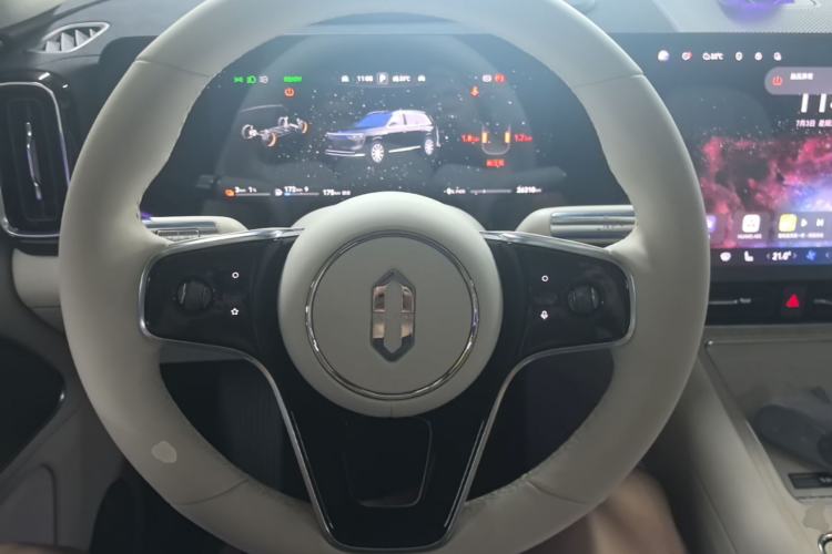 Used Hima AITO M8 2025 Extended-Range Max+ Version 53.4 kWh 5-Seater Edition Steering Wheel