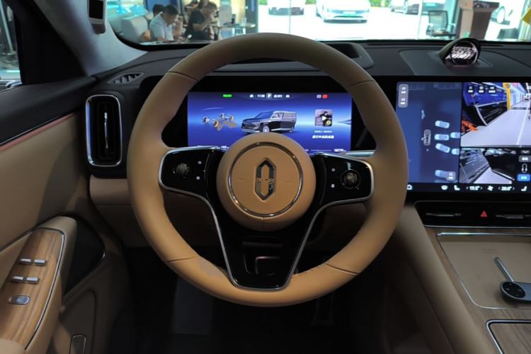 Used Hima AITO M8 2025 Extended-Range Ultra Version 53.4 kWh 6-Seater Edition Steering Wheel