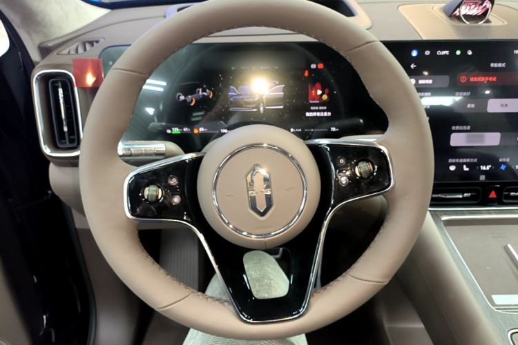 Used Hima AITO M8 2025 Extended-Range Max+ Version 53.4 kWh 6-Seater Edition Steering Wheel