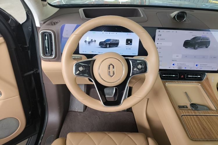 Used Hima AITO M8 2025 Extended-Range Ultra Version 53.4 kWh 6-Seater Edition Steering Wheel