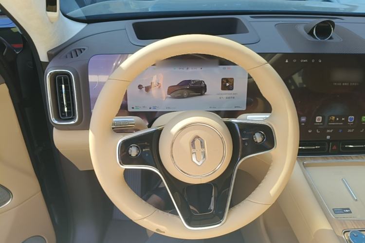 Used Hima AITO M8 2025 Extended-Range Ultra Version 53.4 kWh 5-Seater Edition Steering Wheel