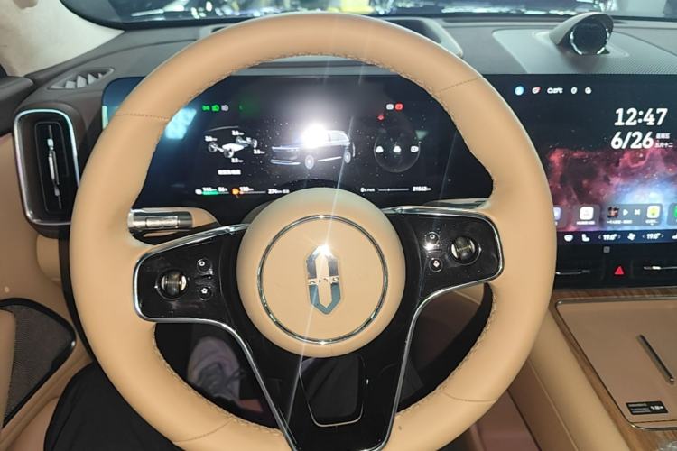 Used Hima AITO M8 2025 Extended-Range Max+ Version 53.4 kWh 5-Seater Edition Steering Wheel