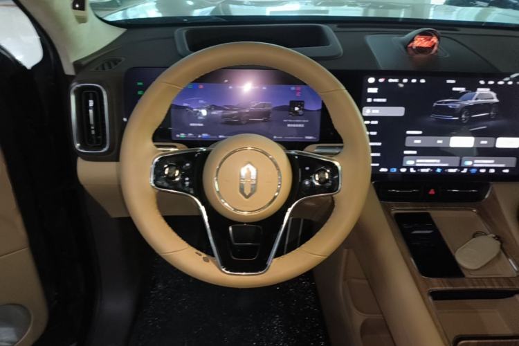 Used Hima AITO M8 2025 Extended-Range Ultra Version 53.4 kWh 6-Seater Edition Steering Wheel