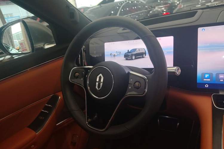 Used Hima AITO M8 2025 Extended-Range Max+ Version 53.4 kWh 6-Seater Edition Steering Wheel
