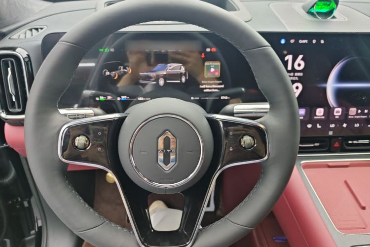 Used Hima AITO M8 2025 Extended-Range Max+ Version 53.4 kWh 6-Seater Edition Steering Wheel