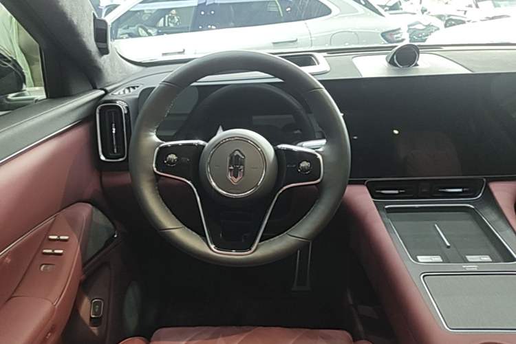 Used Hima AITO M8 2025 Extended-Range Max+ Version 53.4 kWh 5-Seater Edition Steering Wheel