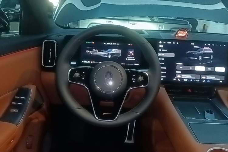 Used Hima AITO M8 2025 Extended-Range Max+ Version 53.4 kWh 5-Seater Edition Steering Wheel