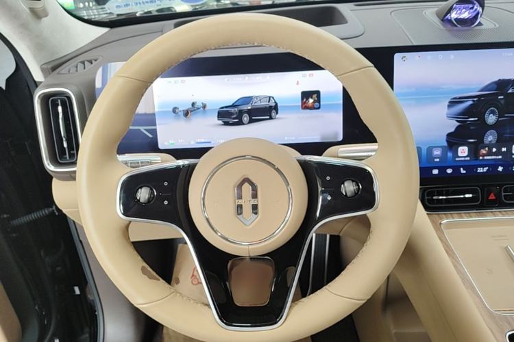 Used Hima AITO M8 2025 Extended-Range Ultra Version 53.4 kWh 6-Seater Edition Steering Wheel