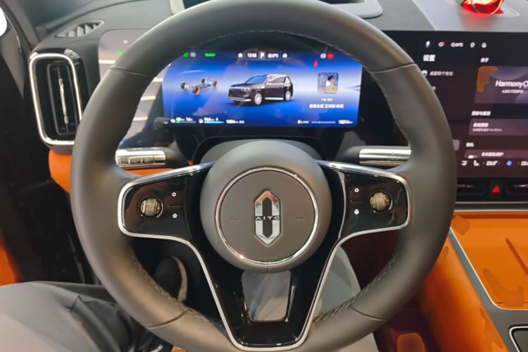 Used Hima AITO M8 2025 Extended-Range Max+ Version 53.4 kWh 5-Seater Edition Steering Wheel