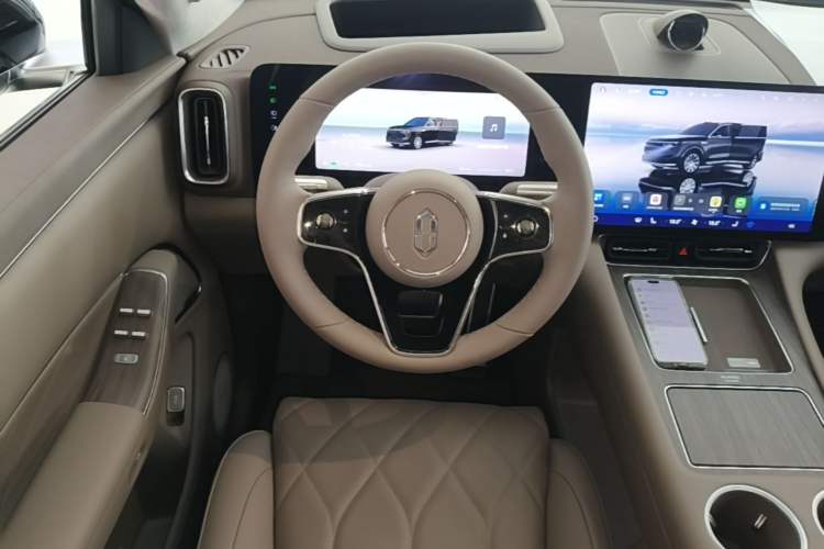 Used Hima AITO M8 2025 Model Pure Electric Max+ Five-Seat Long-Range Version Steering Wheel