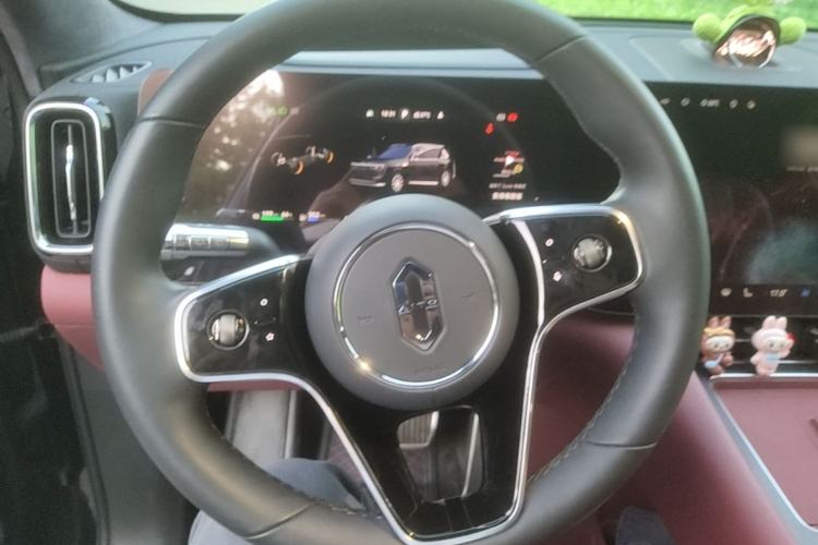 Used Hima AITO M8 2025 Extended-Range Ultra Version 53.4 kWh 6-Seater Edition Steering Wheel
