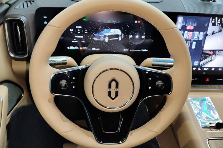 Used Hima AITO M8 2025 Extended-Range Max+ Version 53.4 kWh 5-Seater Edition Steering Wheel