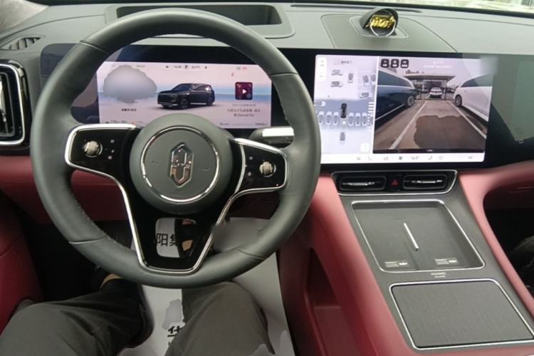 Used Hima AITO M8 2025 Extended-Range Ultra Version 53.4 kWh 5-Seater Edition Steering Wheel