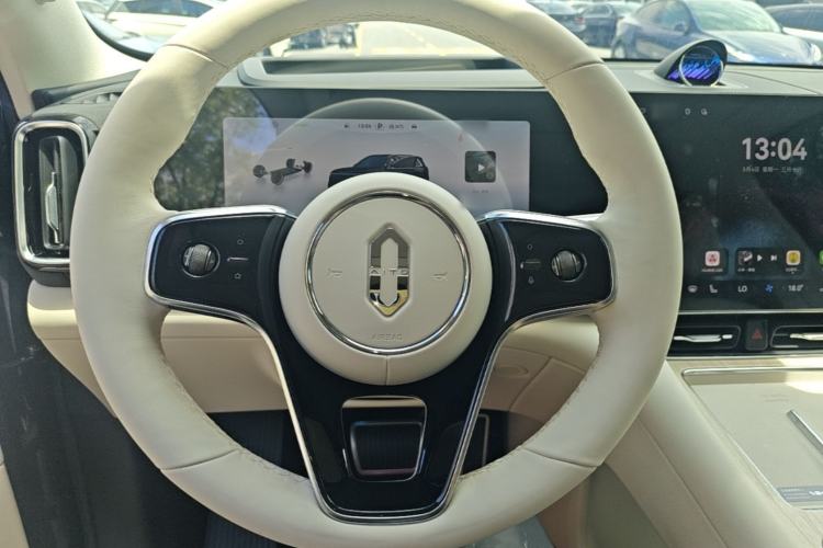 Used Hima AITO M8 2025 Extended-Range Max+ Version 53.4 kWh 5-Seater Edition Steering Wheel