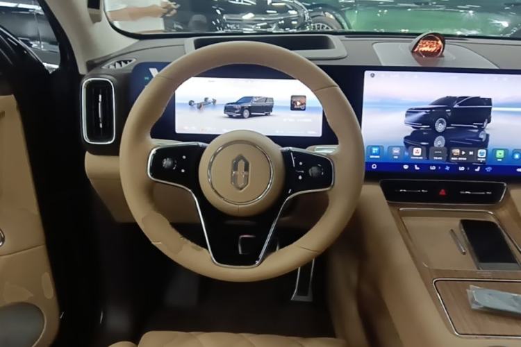 Used Hima AITO M8 2025 Extended-Range Ultra Version 53.4 kWh 6-Seater Edition Steering Wheel