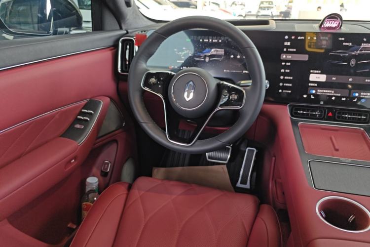 Used Hima AITO M8 2025 Extended-Range Max+ Version 53.4 kWh 6-Seater Edition Steering Wheel