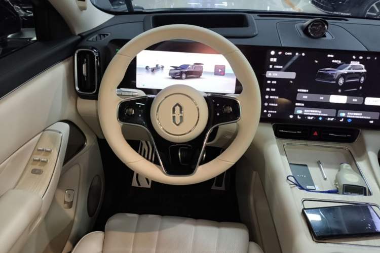 Used Hima AITO M8 2025 Model, Pure Electric Max+ Six-Seat Long-Range Version Steering Wheel