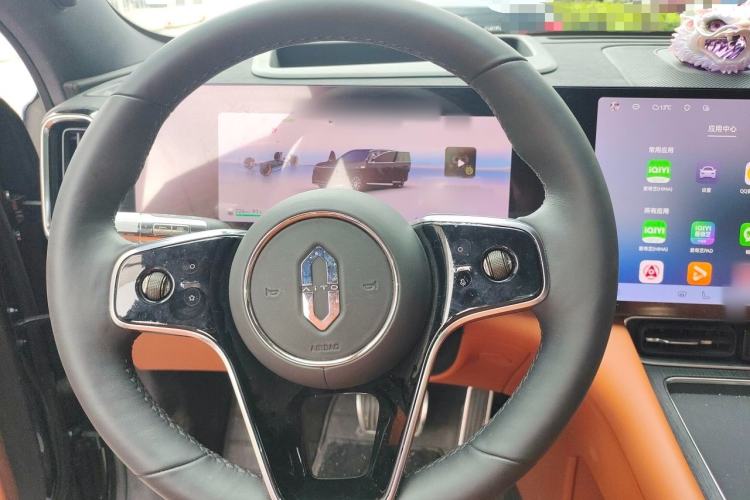 Used Hima AITO M8 2025 Extended-Range Max+ Version 53.4 kWh 5-Seater Edition Steering Wheel