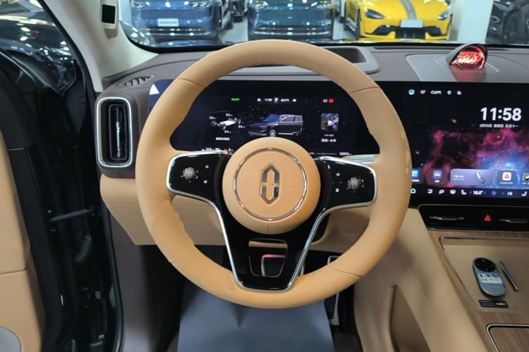 Used Hima AITO M8 2025 Extended-Range Ultra Version 53.4 kWh 6-Seater Edition Steering Wheel