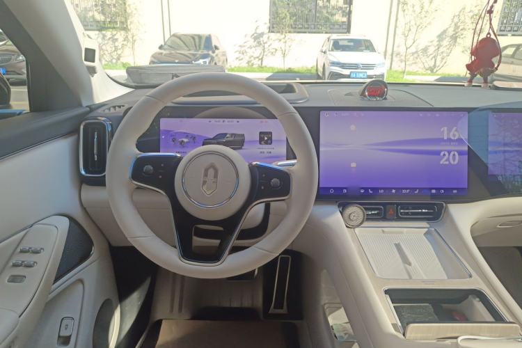 Used Hima AITO M8 2025 Extended-Range Max+ Version 53.4 kWh 5-Seater Edition Steering Wheel