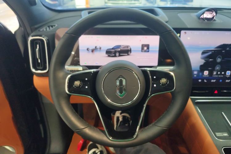 Used Hima AITO M8 2025 Extended-Range Max+ Version 53.4 kWh 6-Seater Edition Steering Wheel