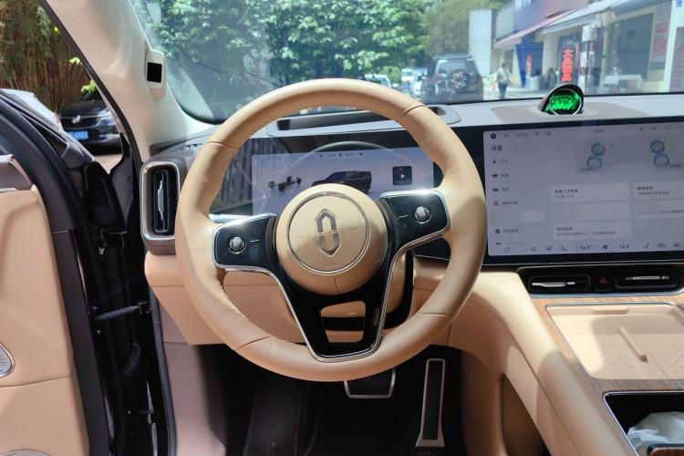 Used Hima AITO M8 2025 Extended-Range Ultra Version 53.4 kWh 6-Seater Edition Steering Wheel